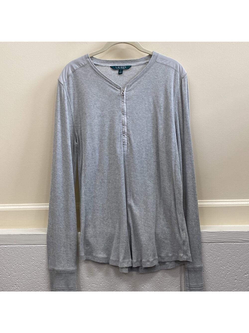Lauren Ralph Lauren women’s XL gray vintage, long sleeve thermal top